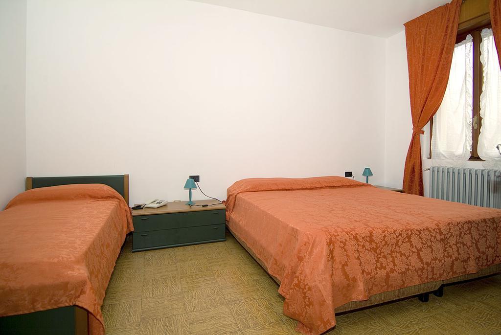Camping Hotel Au Lac De Como Sorico Zimmer foto